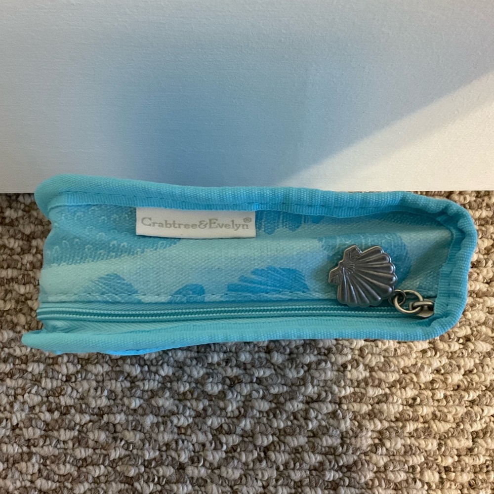 Crabtree & Evelyn Summer Sea Shell, Blue Travel Bag/Cosmetic Bag - Picture 7 of 15